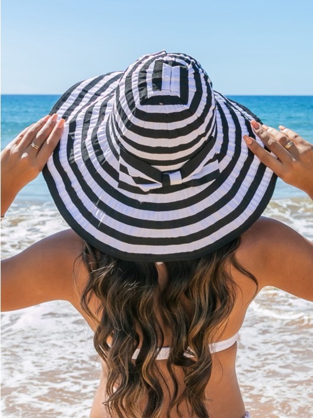 Black & White Striped Wide-Brim Sun Hat
